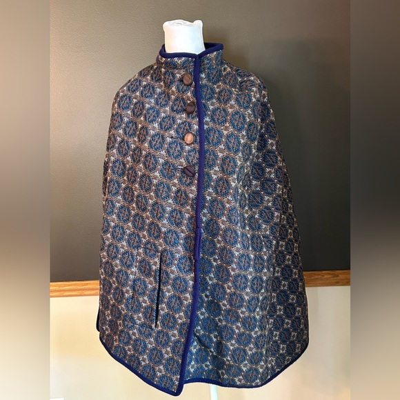 Welsh Woolens Wool Cape Cloak One Size Wales Tapestry - Picture 1 of 6
